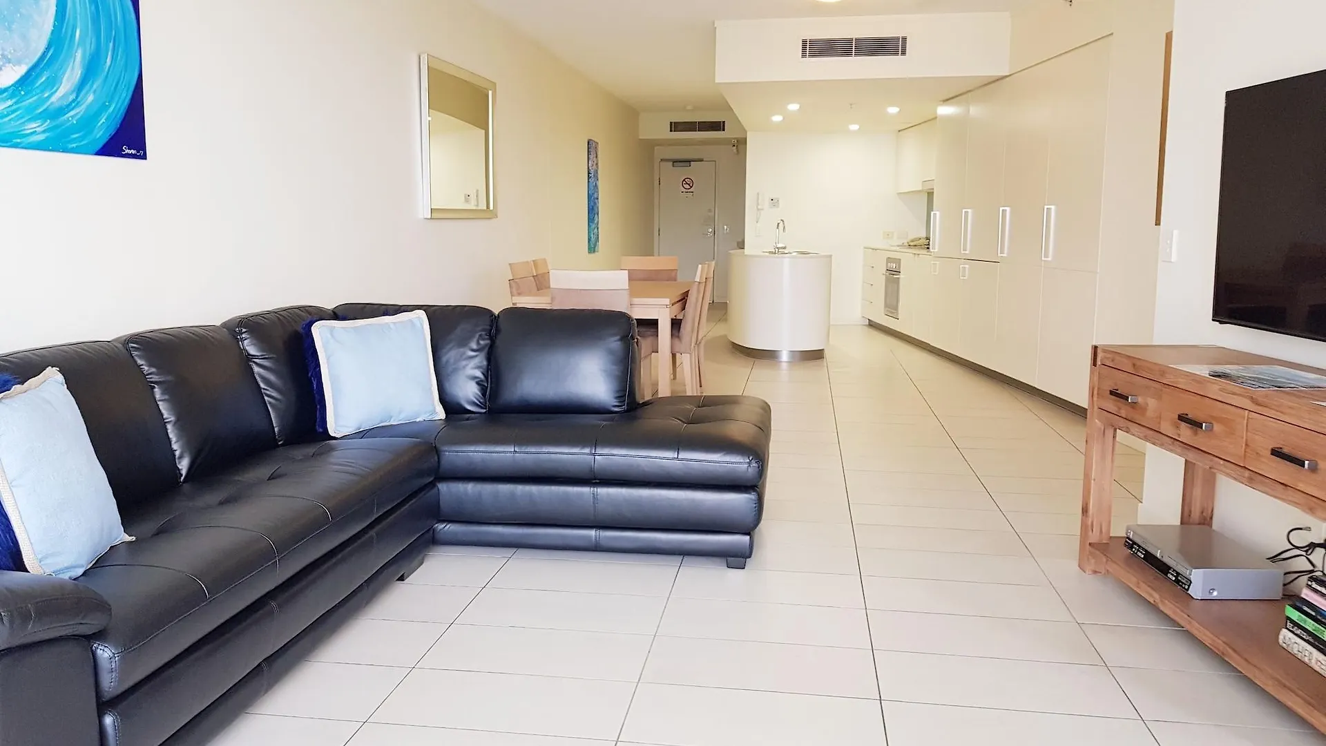 ****  Blue C Coolangatta Aparthotel Australia