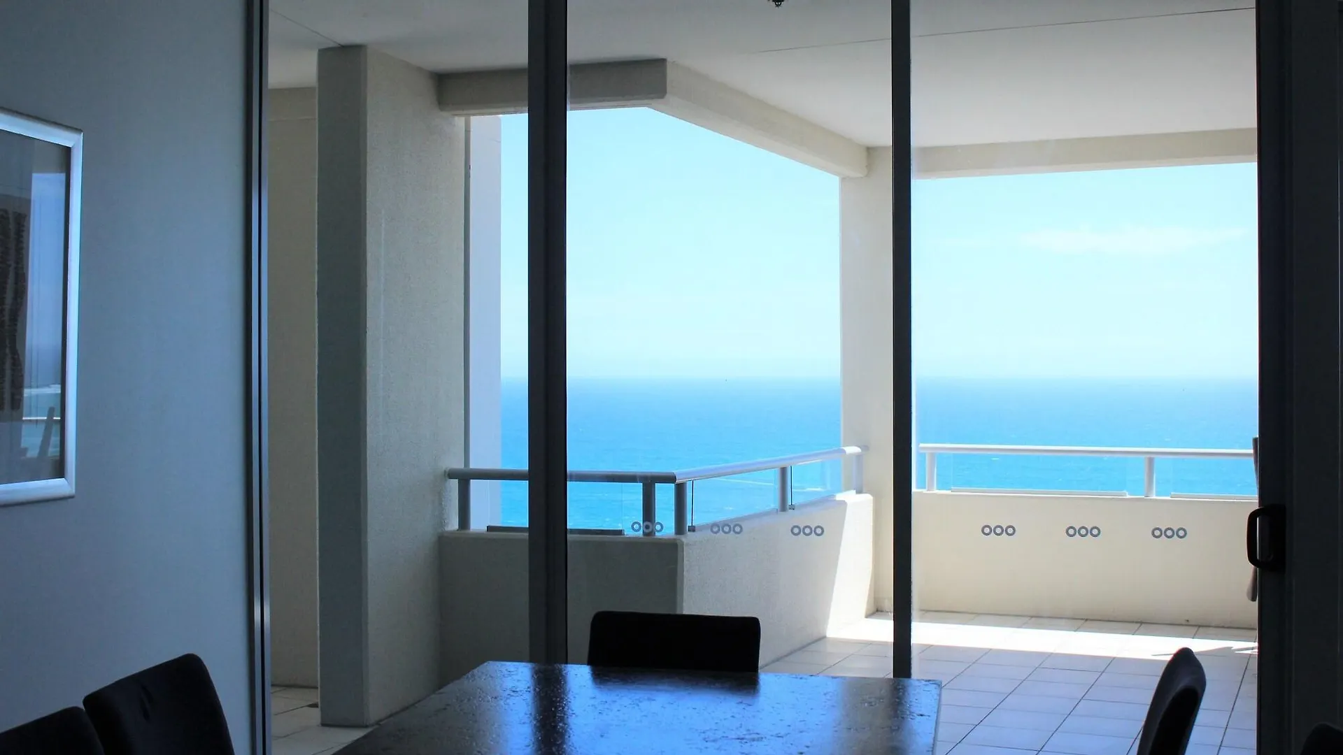 Blue C Coolangatta Aparthotel 4*,  Australia